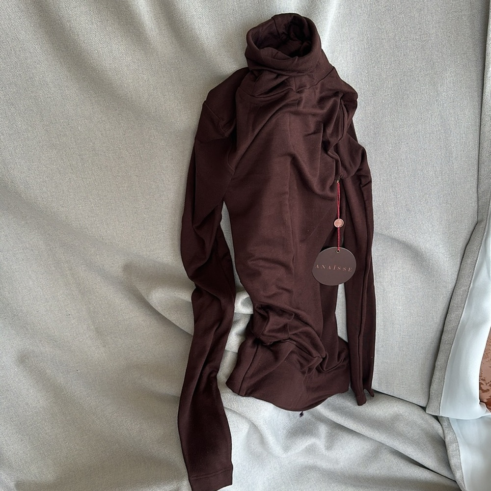 Super Qualityy Soft silky Turtleneck Elongated Sleeve  and Torso. Amazing silky